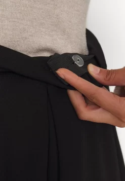 Anna Field Pleated Skirt - Black -Anna Field Shop 0a595e0492054f1db9f62bb080a1285c scaled