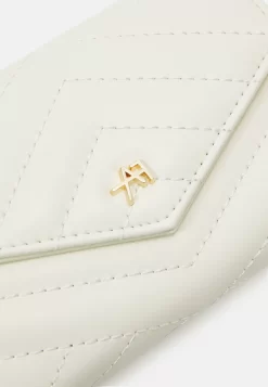 Anna Field Wallet -Beige 7 Anna Field Wallet -Beige -Anna Field Shop 189fa2005d5d4e5bb4de0349f9ff24f7 scaled