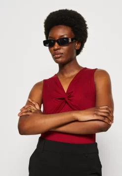 Anna Field Top - Dark Red -Anna Field Shop 22f3cee3a7dd4cfabeee3a95d9cb4f53 scaled