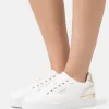 Wide Fit - Trainers - White