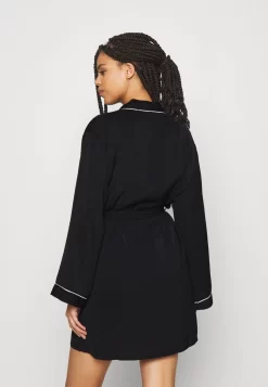 Anna Field Amanda Satin Dressing Gown - Dressing Gown - Black -Anna Field Shop 2ed7ad8212184e4ca1dc1b97ba75f567 scaled