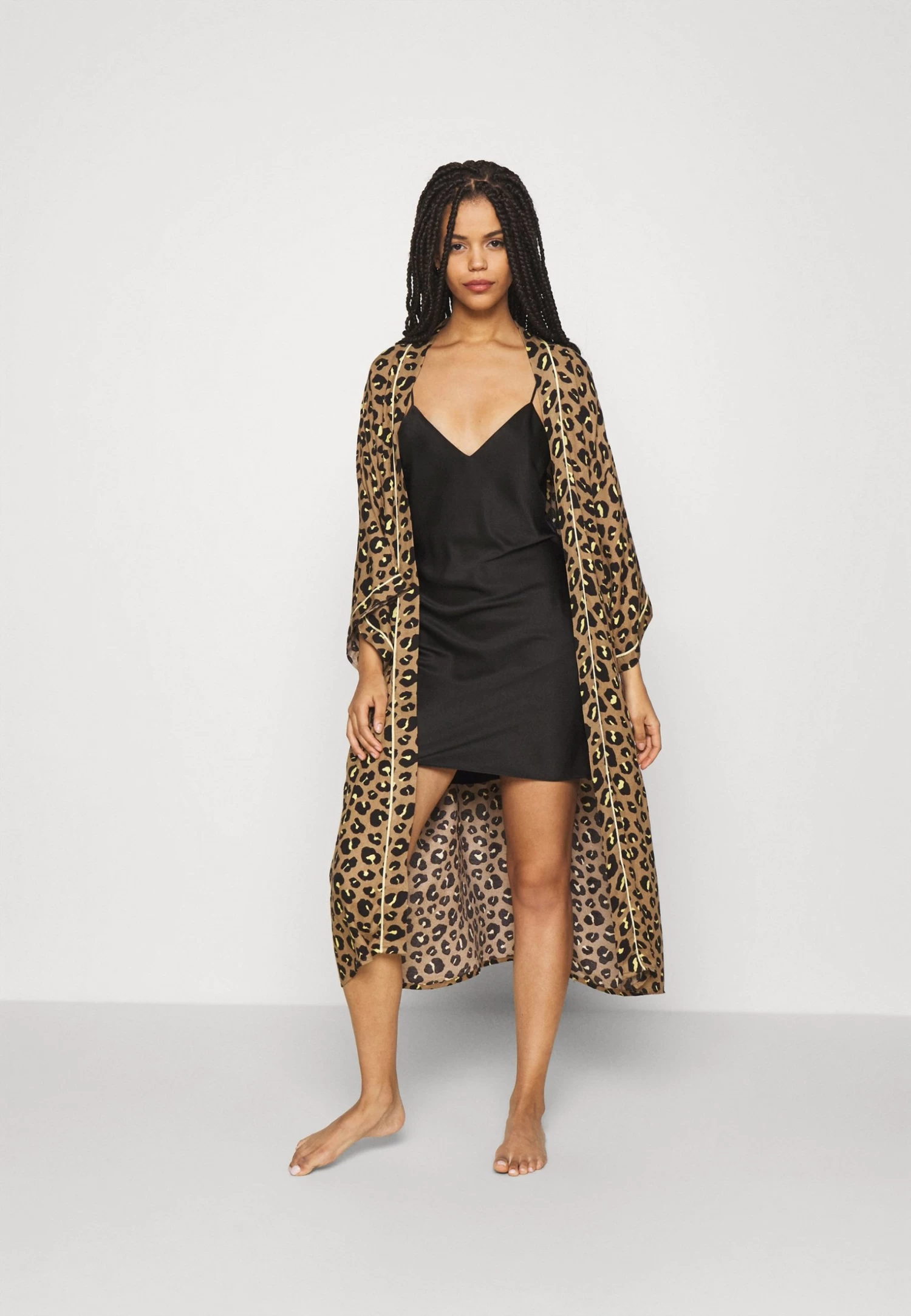 Anna Field Simple Satin Nightie - Nightie - Black 2 Anna Field Simple Satin Nightie - Nightie - Black - Image 2