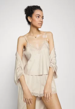 Anna Field Nightie - Off-White -Anna Field Shop 3b4ee8f7d3164ffeba0a90b5bb9a954f scaled