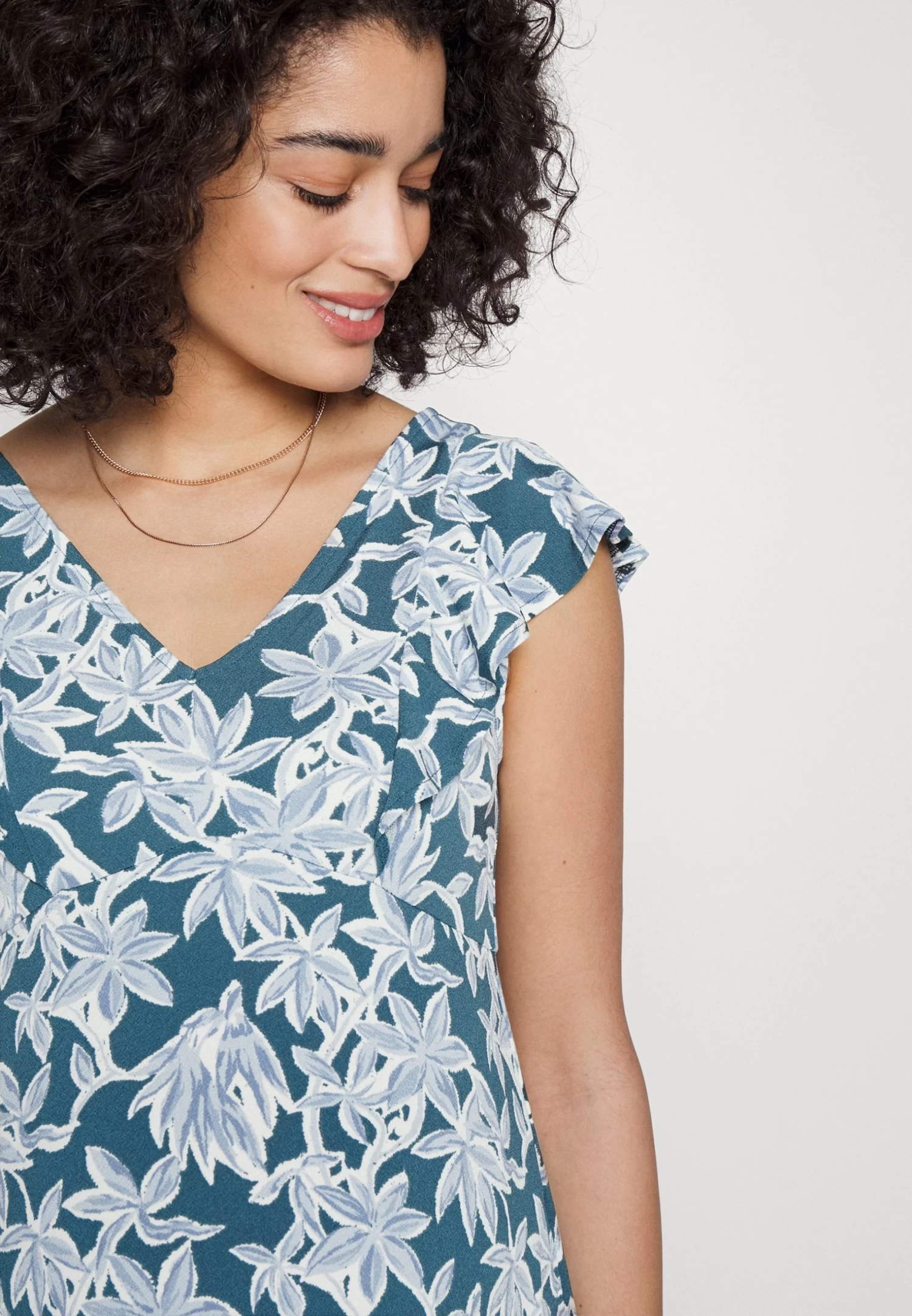 Midi V Flared Dress Witrh Ruffle Sleevees - Jersey Dress - Dark Blue/Blue 6 Midi V Flared Dress Witrh Ruffle Sleevees - Jersey Dress - Dark Blue/Blue - Image 6