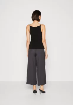 Anna Field Top - Black -Anna Field Shop 4676382c647245a284ebb3cbe9e17f20 scaled