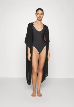 Anna Field Beach Accessory - Beach Accessory