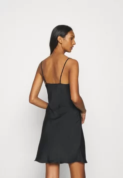 Anna Field Hammered Satin Nightie - Nightie - Black -Anna Field Shop 582eef8b55cc48b49fe9b0e88e2892d9 scaled