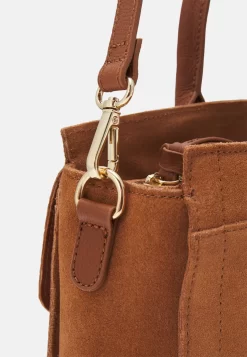 Anna Field Leather - Laptop Bag - Cognac -Anna Field Shop 62b11a5c07d34a6e99adbad7e0b7b270 scaled