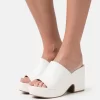 Wide Fit - Heeled Mules -White