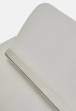 Anna Field Clutch - White 9 Anna Field Clutch - White -Anna Field Shop 696d94e7472d47428d56c0681b852d2e scaled