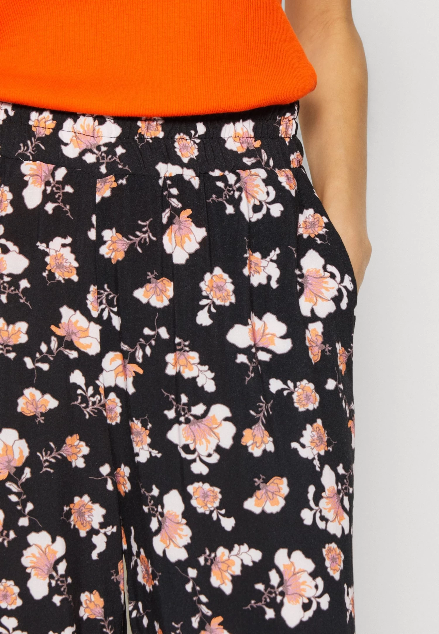 Anna Field Trousers - Black/Multi-Coloured 6 Anna Field Trousers - Black/Multi-Coloured - Image 6