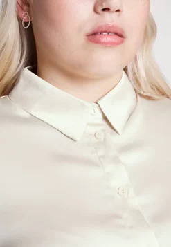 Button-Down Blouse - Off-White 9 Button-Down Blouse - Off-White -Anna Field Shop 6b398b485f304aa0bf173a67f14b3789 scaled