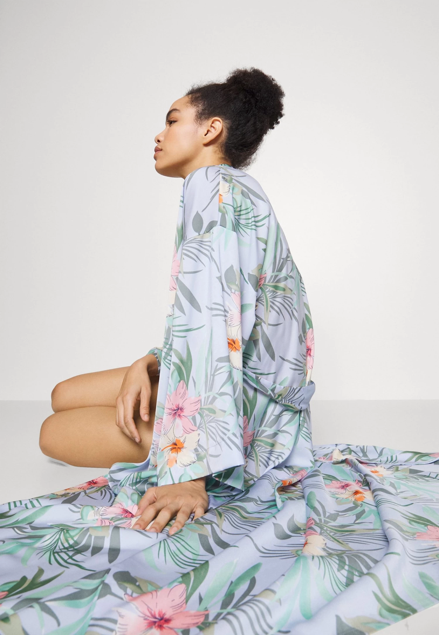 Anna Field Floral Robe - Dressing Gown 4 Anna Field Floral Robe - Dressing Gown - Image 4