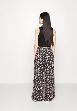 Summer Wide Legs - Trousers -Anna Field Shop 733231ff211b453ea5133aeec2437d0d scaled