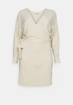 Wrap V Ausschnitt Mini Strickkleid Mit Gürtel - Jumper Dress - Off White -Anna Field Shop 75c062e6c6ce4e9e9a09e661eef8fc72 scaled