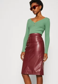 Anna Field Pencil Skirt - Bordeaux -Anna Field Shop 763758b86cbf4e58af9e5b330e63571c scaled