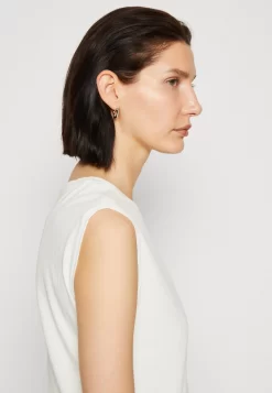 Anna Field Basic T-Shirt - Off-White -Anna Field Shop 76c83fff5a7b4b4c88a0a9e3a714eb1e scaled