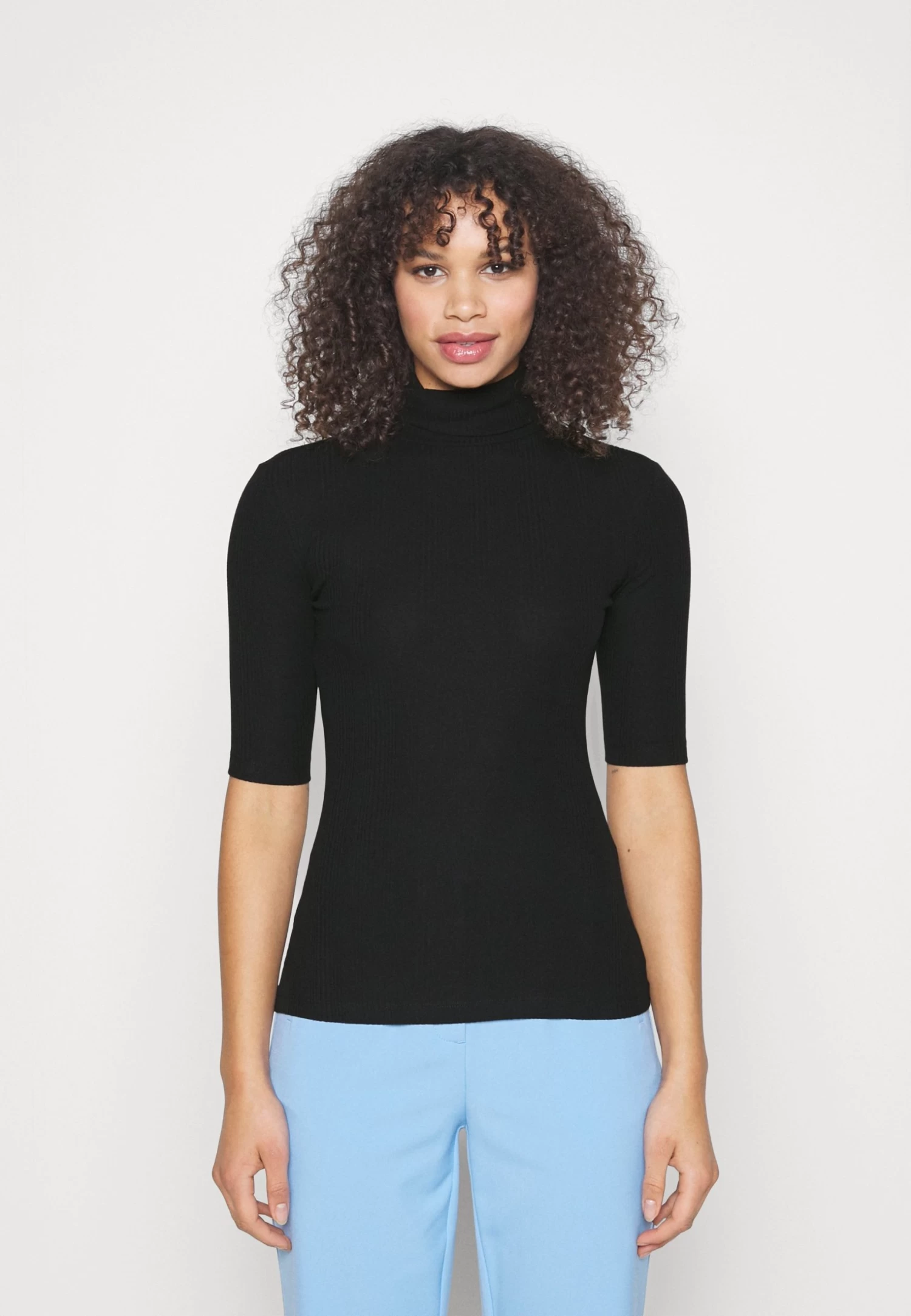 Slim Turtleneck Half Sleeves - Basic T-Shirt - Black 1 Slim Turtleneck Half Sleeves - Basic T-Shirt - Black