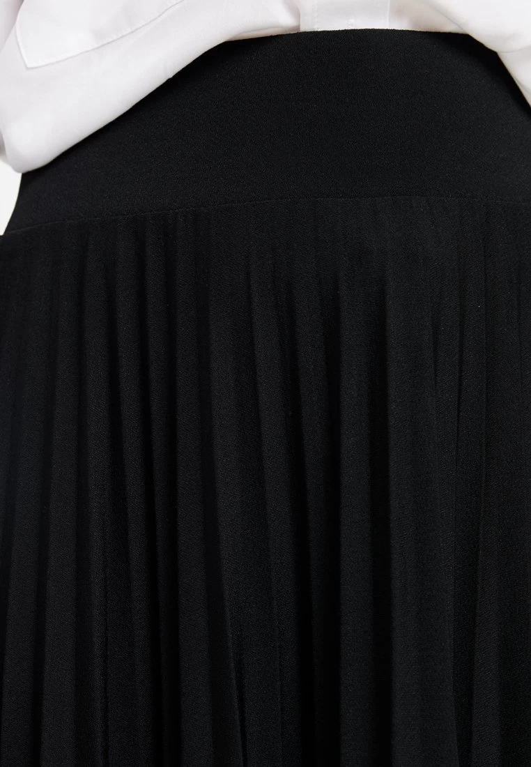 A-Line Skirt - Black 5 A-Line Skirt - Black - Image 5