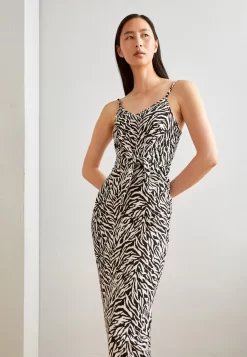 Anna Field Day Dress - Black/White -Anna Field Shop 98dcaee9e4d64bcfa4f9397b0e3fd18c scaled