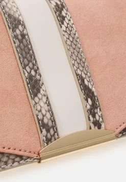 Anna Field Clutch - Offwhite/Pink 9 Anna Field Clutch - Offwhite/Pink -Anna Field Shop 9bc34fa56b1841b491be40676671e2e6 scaled