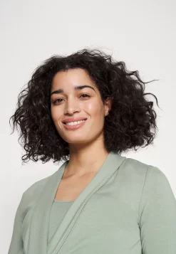 Circ Nursing Wrap Over Long Sleev - Long Sleeved Top - Light Green -Anna Field Shop a08356135a474ab4b7be8fec373cb4fa scaled