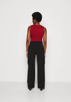 Anna Field Top - Dark Red -Anna Field Shop a1cc9e78846f4bee9f0b6f52b7715e32 scaled