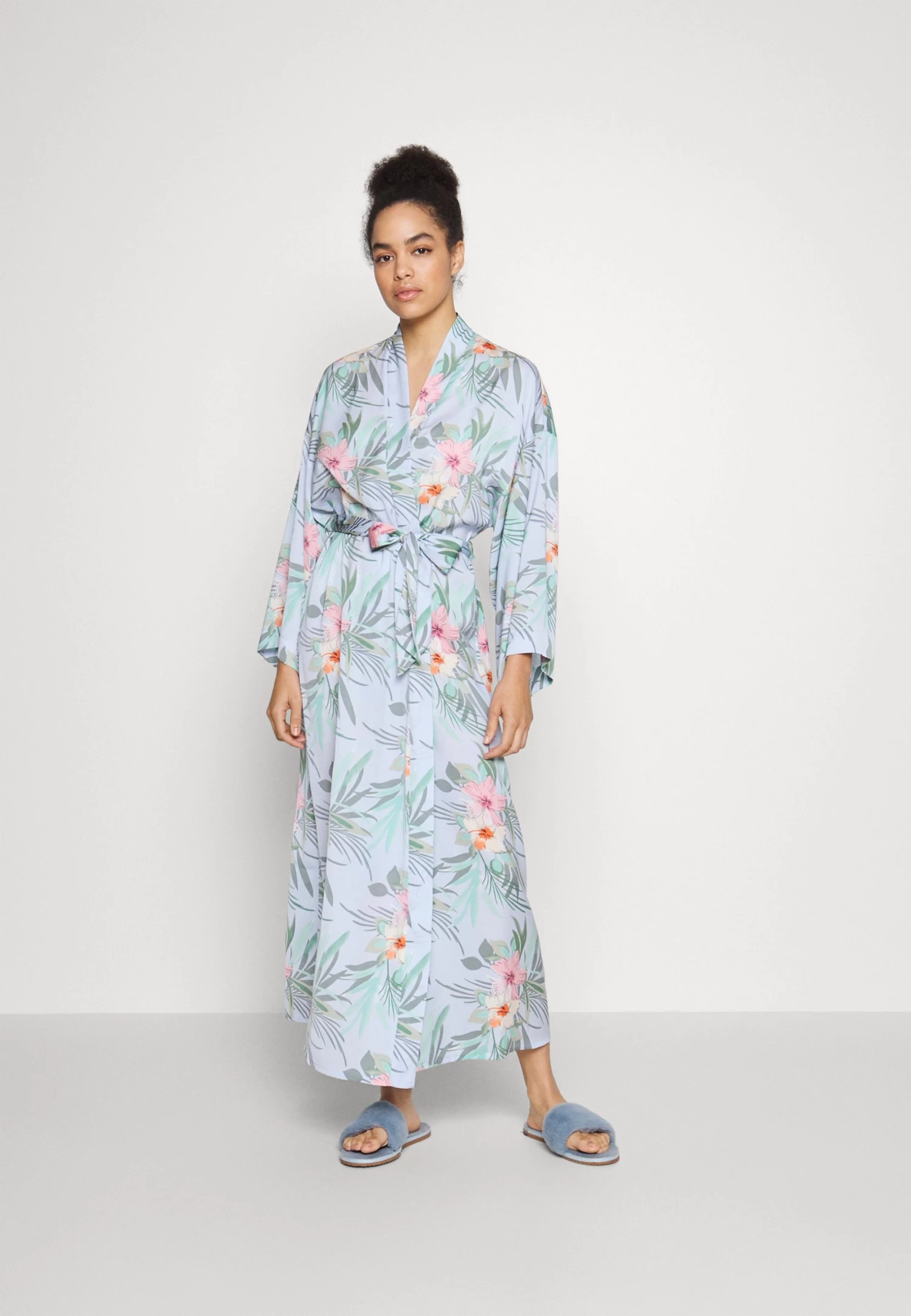 Anna Field Floral Robe - Dressing Gown 1 Anna Field Floral Robe - Dressing Gown