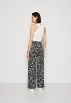 Anna Field Trousers - Black/White -Anna Field Shop a5a7e38fbf5346d8a106b524fe2bad37 scaled