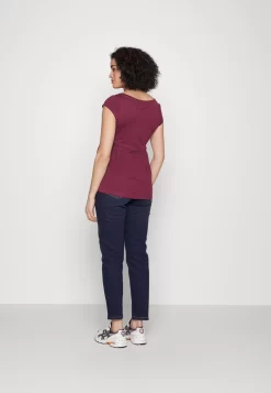 Maternity Baby Doll Nursing Tee- Print T-Shirt - Dark Red -Anna Field Shop a9dbe8f5e3894d679c204cac5e0d40bc scaled