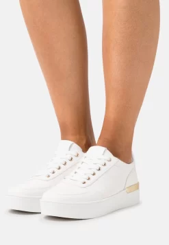 Anna Field Trainers - Trainers