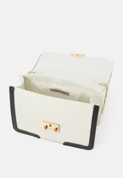 Anna Field Across Body Bag - Pink 8 Anna Field Across Body Bag - Pink -Anna Field Shop b8587a12c609459986024198fa48f2ce scaled