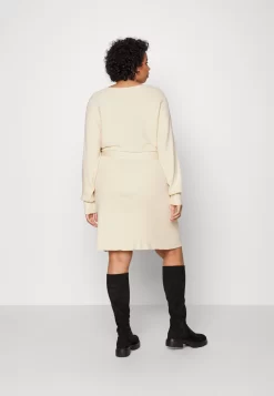 Wrap V Ausschnitt Mini Strickkleid Mit Gürtel - Jumper Dress - Off White -Anna Field Shop ce2265a5ab814cec9cd1dbedf4a78989 scaled