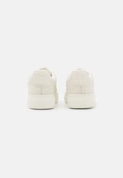 Trainers - Off-White 9 Trainers - Off-White -Anna Field Shop d3b67d0bf0f5472984c10fecfec1cafd scaled