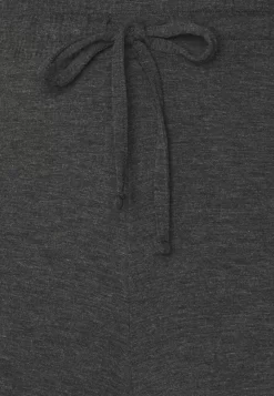 Anna Field Set - Pyjamas 11 Anna Field Set - Pyjamas -Anna Field Shop d6810fa8e2054305a303956d5f0479cf scaled