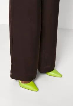 Anna Field Trousers - Brown -Anna Field Shop dd601afa0c7f4bbcb8c850c092f69e91 scaled