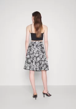 A-Line Skirt - Black/White -Anna Field Shop e17b471d2d2c4b85b62023e8f608c1cd scaled