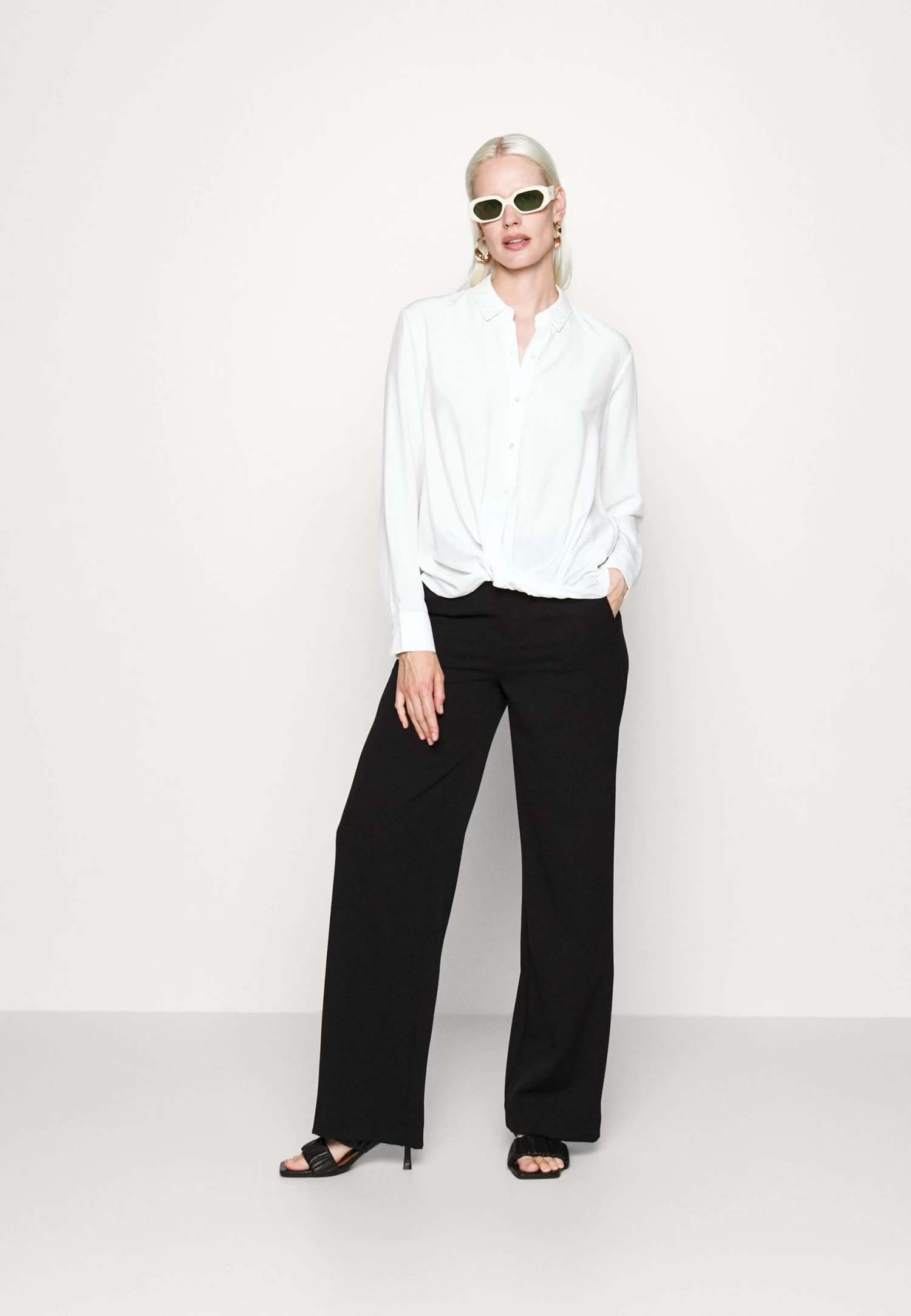 Blouse -White 2 Blouse -White - Image 2