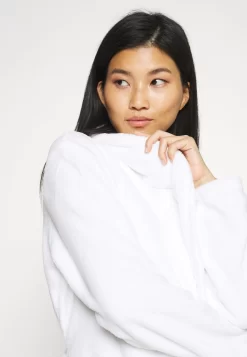 Anna Field Dressing Gown - White -Anna Field Shop f260aecff9cc440a9f5371a028e3fa71 scaled